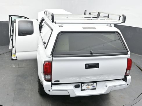 Used 2022 Toyota Tacoma SR image 38