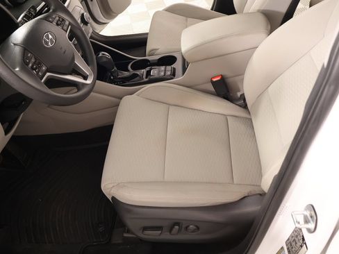 Used 2019 Hyundai Tucson Value AWD/4WD image 11