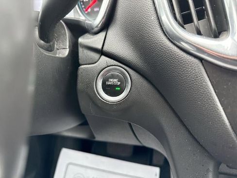 Certified 2020 Chevrolet Equinox LT w/ Driver Convenience Package image 16