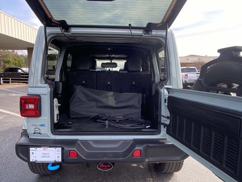 Used 2023 Jeep Wrangler Sahara w/ Cold Weather Group image 5