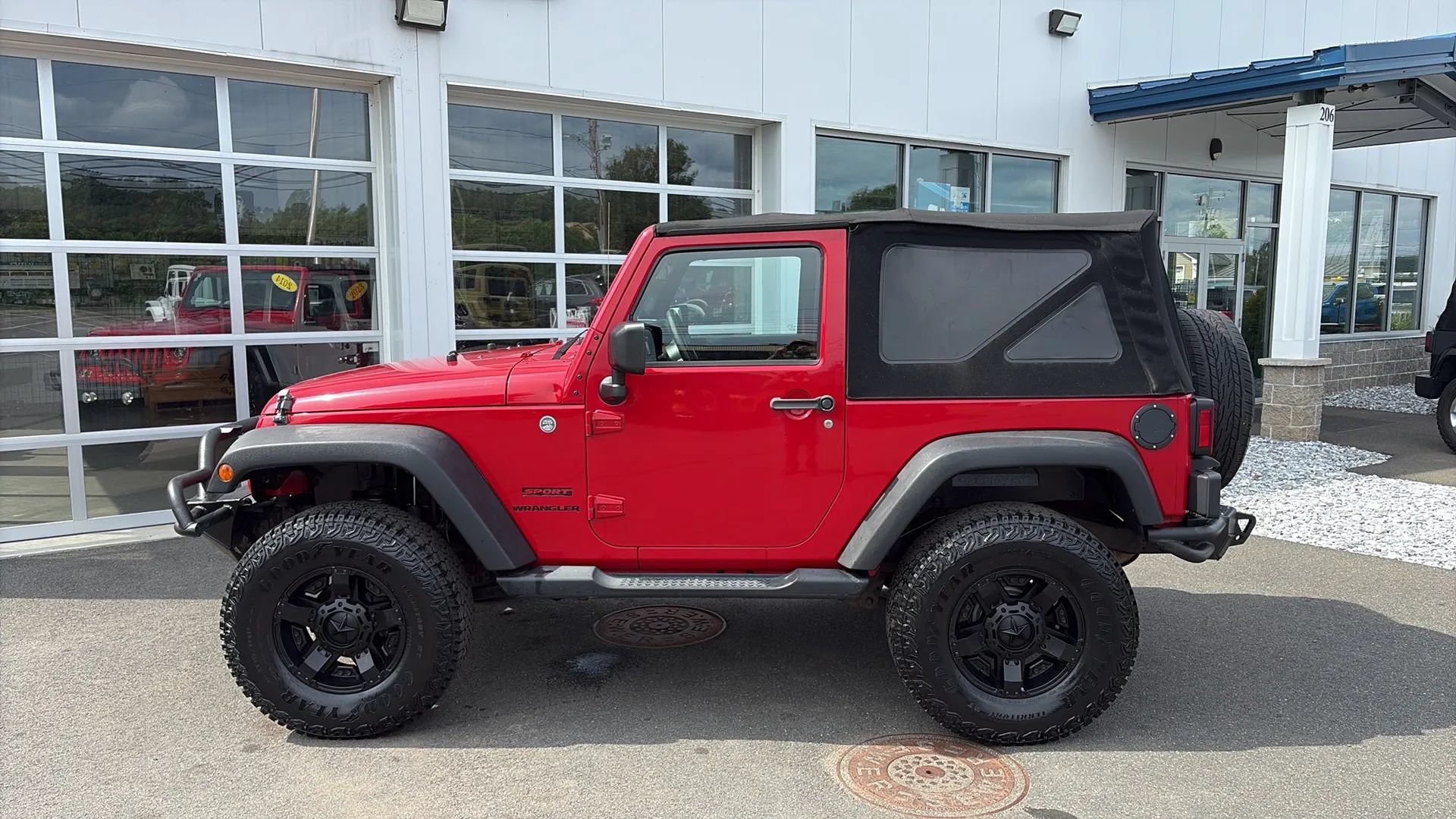 Used 2014 Jeep Wrangler Sport w/ Connectivity Group AWD/4WD image 1