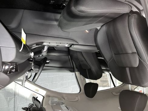 New 2025 Nissan Sentra SV image 12