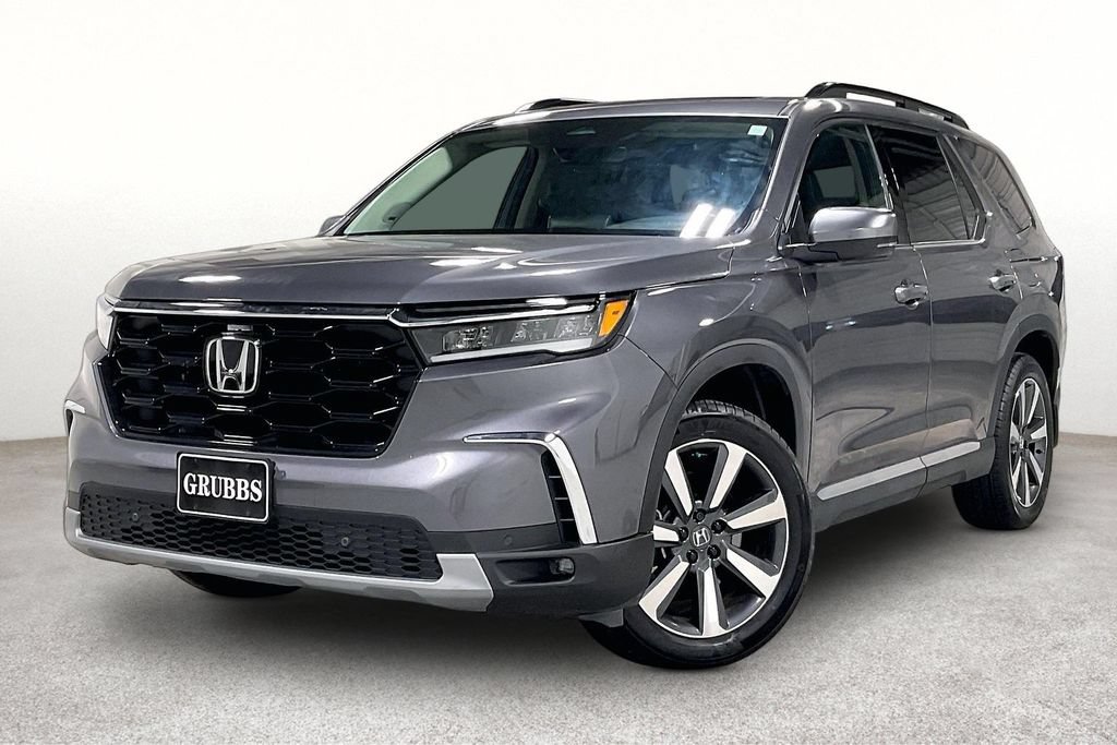 Used 2025 Honda Pilot Touring image 14