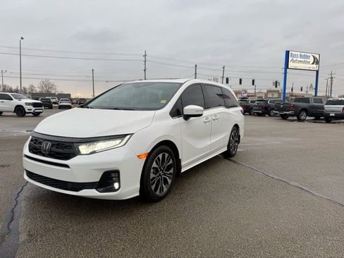 Used 2025 Honda Odyssey Elite image 2