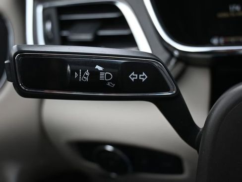 Used 2017 Lincoln Continental Reserve w/ Technology Package image 39