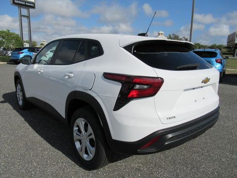 New 2026 Chevrolet Trax LS w/ Driver Confidence Package image 5
