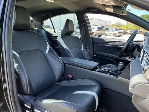 Used 2025 Toyota Camry SE FWD image 24