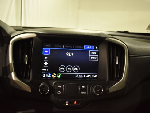 Used 2024 GMC Terrain SLE w/ Driver Convenience Package image 22