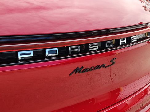 New 2026 Porsche Macan S image 25