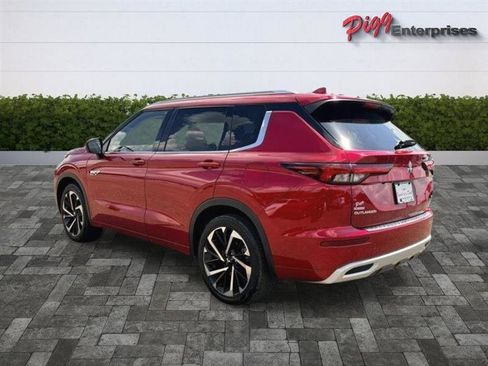 Used 2023 Mitsubishi Outlander SEL AWD/4WD image 3