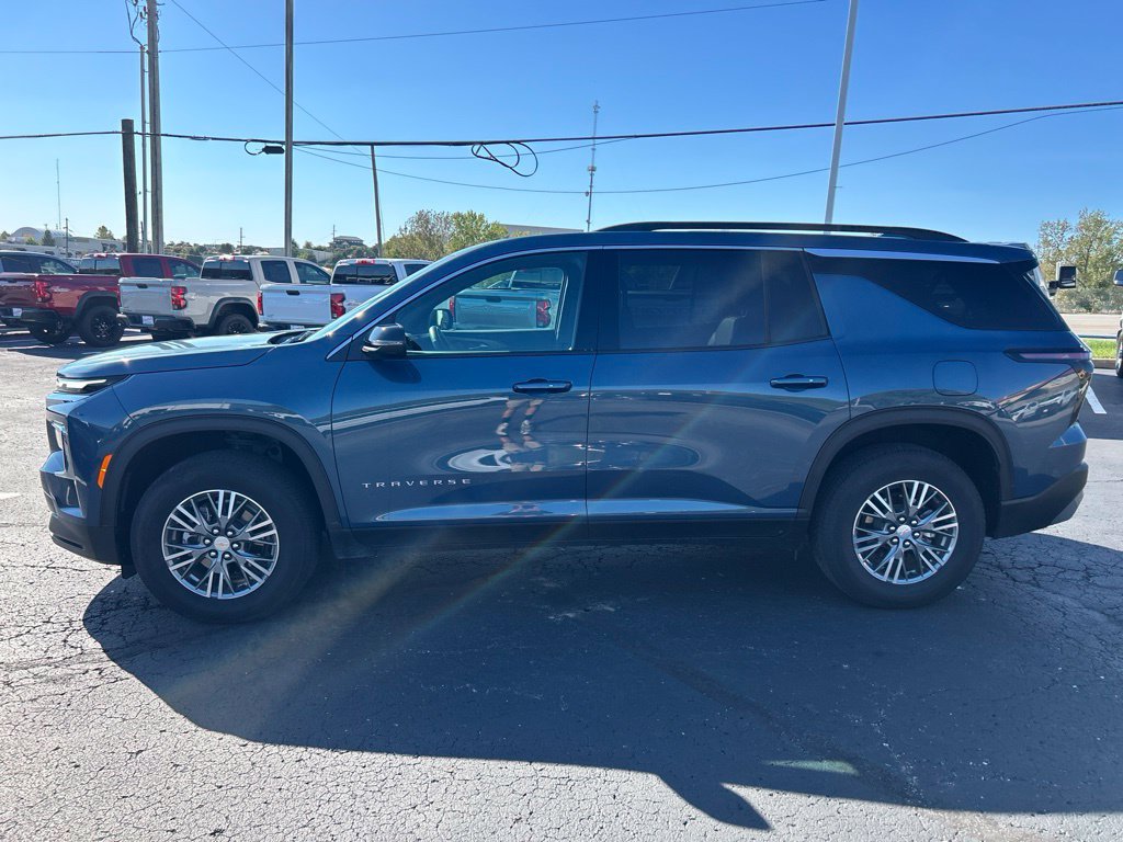 Used 2026 Chevrolet Traverse LT AWD/4WD image 8