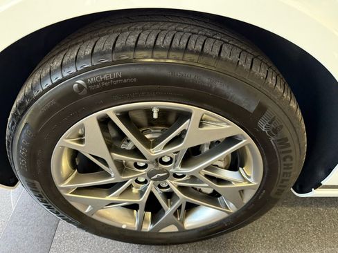 Used 2025 Genesis GV70 2.5T w/ Advanced Package image 49