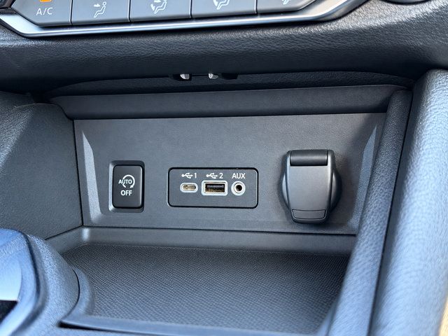 Used 2024 Nissan Sentra SV FWD image 24
