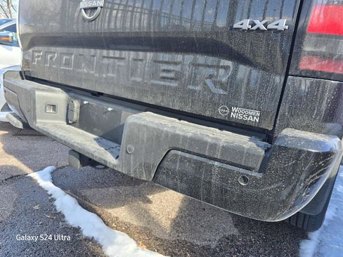 Used 2025 Nissan Frontier SV image 8