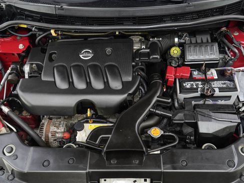 Used 2011 Nissan Versa Hatchback w/ Premium Pkg FWD image 28