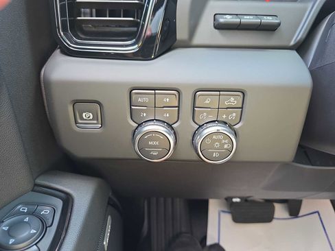 Used 2024 GMC Sierra 1500 AT4 w/ Technology Package image 20