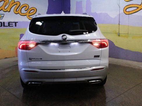 Used 2022 Buick Enclave Essence image 7