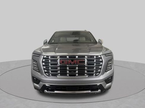 Used 2026 GMC Yukon Denali w/ Denali Reserve Package AWD/4WD image 2
