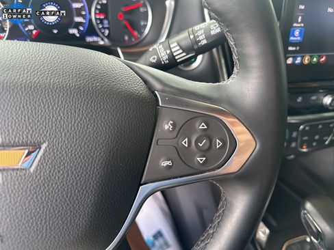 Used 2023 Chevrolet Traverse Premier FWD image 10