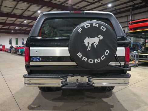 Used 1996 Ford Bronco XLT image 7