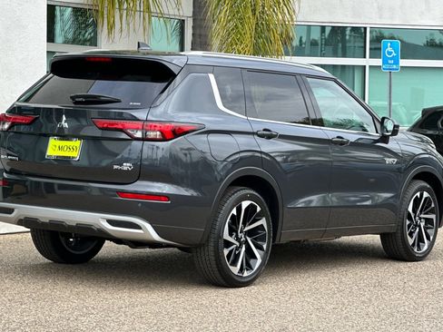 New 2025 Mitsubishi Outlander SEL image 4
