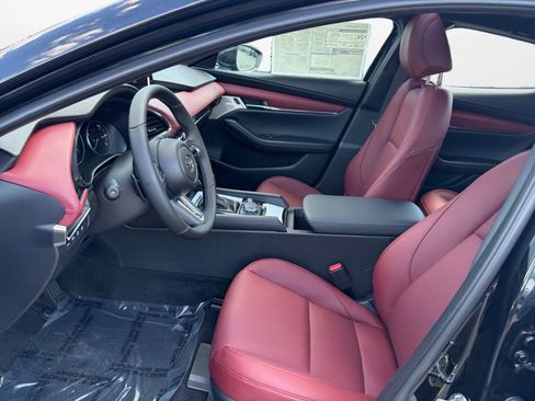 New 2026 MAZDA MAZDA3 Hatchback w/Premium Plus Pkg image 9