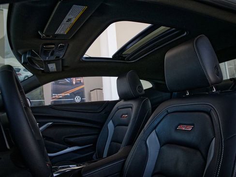 Used 2016 Chevrolet Camaro SS RWD image 40
