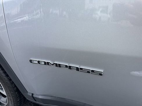 Used 2022 Jeep Compass Limited AWD/4WD image 32