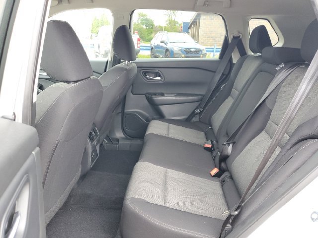 Used 2025 Nissan Rogue SV AWD/4WD image 29