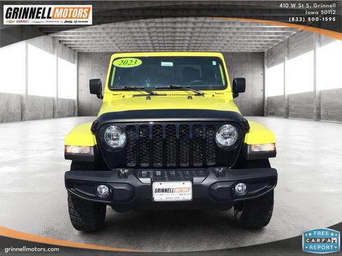 Used 2023 Jeep Gladiator Sport AWD/4WD image 2