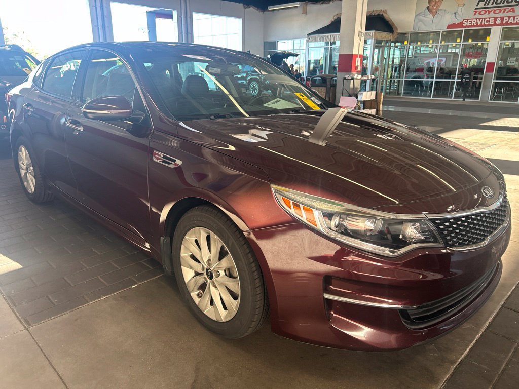 Used 2018 Kia Optima EX w/ Premium Package FWD image 2
