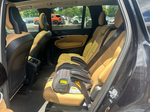Used 2016 Volvo XC90 T6 Momentum w/ Momentum Plus Package AWD/4WD image 16