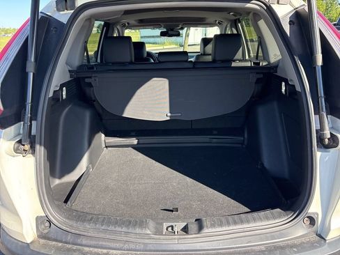 Used 2018 Honda CR-V Touring image 11