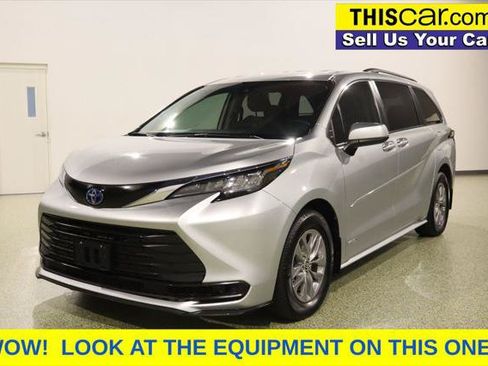 Used 2021 Toyota Sienna LE FWD image 5