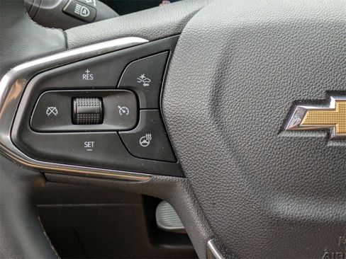 Used 2025 Chevrolet Trax LT w/ LT Convenience Package image 20