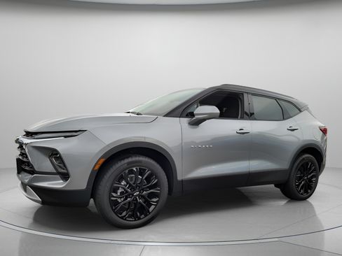 New 2026 Chevrolet Blazer LT w/ Convenience Package FWD image 2