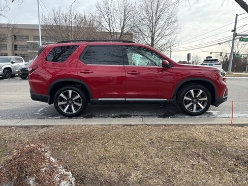 Certified 2025 Honda Pilot Touring image 14