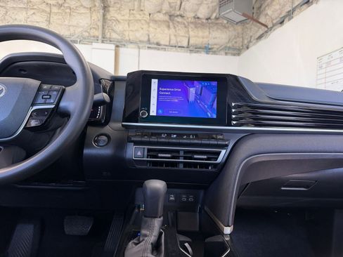 Used 2025 Toyota Camry LE image 18