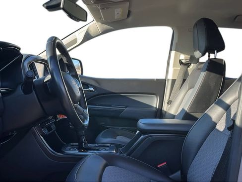 Used 2018 Chevrolet Colorado Z71 image 11