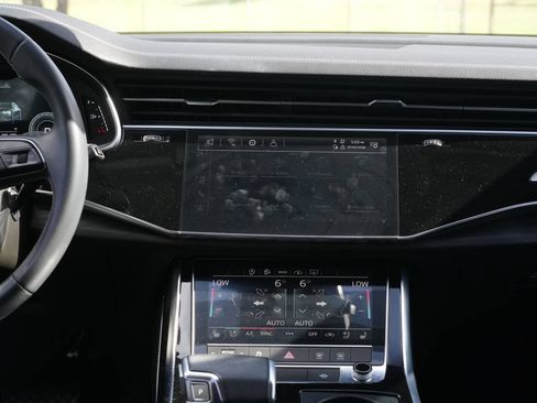 Used 2023 Audi Q8 Premium Plus w/ Premium Plus Package AWD/4WD image 19