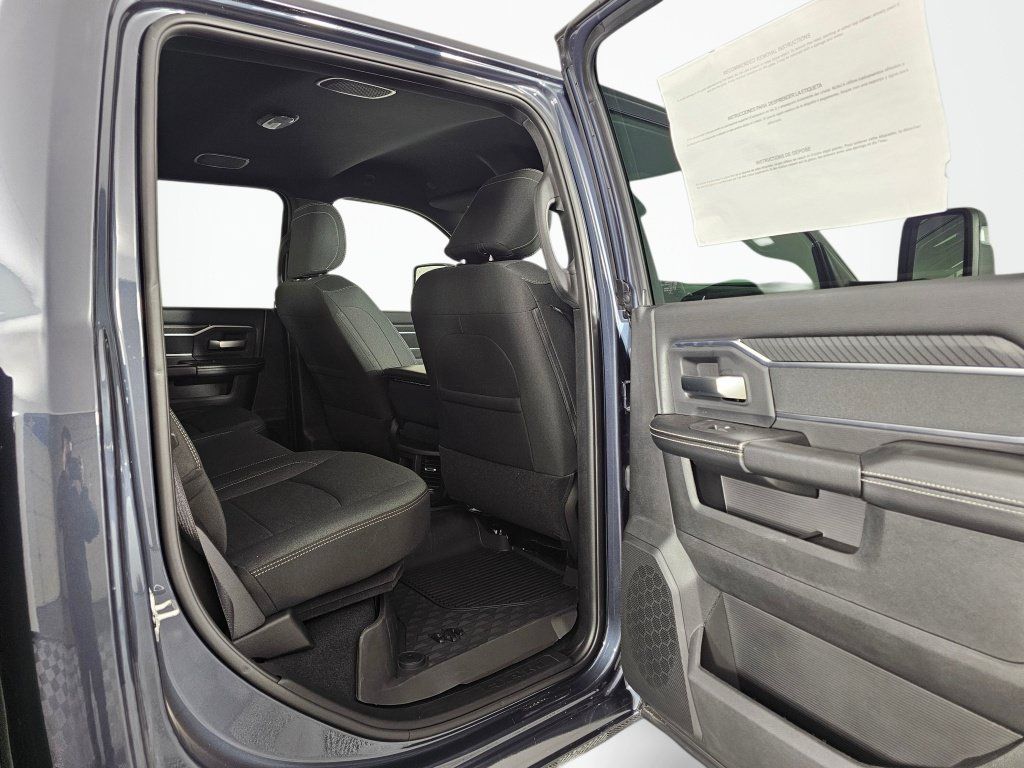 New 2026 RAM 3500 Big Horn AWD/4WD image 36
