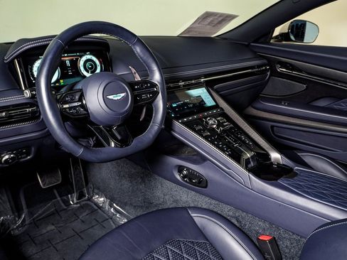 Used 2024 Aston Martin DB12 Coupe image 24