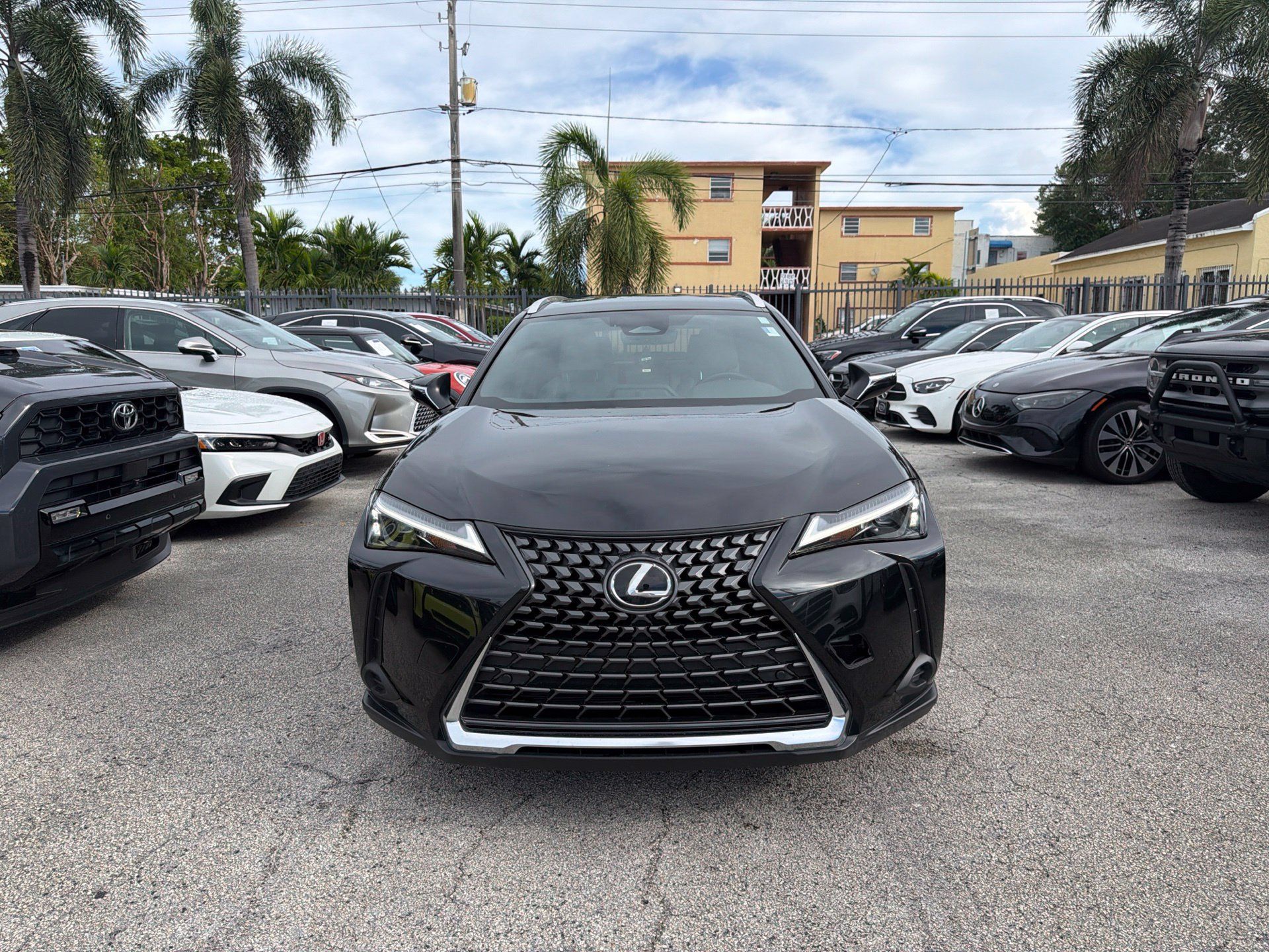 Used 2025 Lexus UX 300h FWD w/ Accessory Package (Z1) image 2