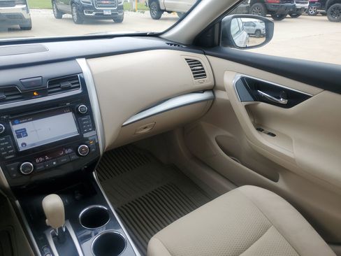 Used 2014 Nissan Altima 2.5 SV w/ Convenience Package image 11