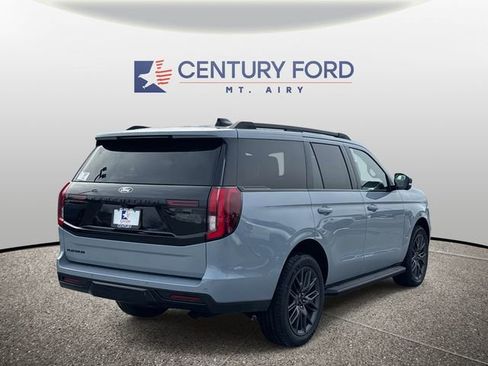 New 2026 Ford Expedition Platinum image 2