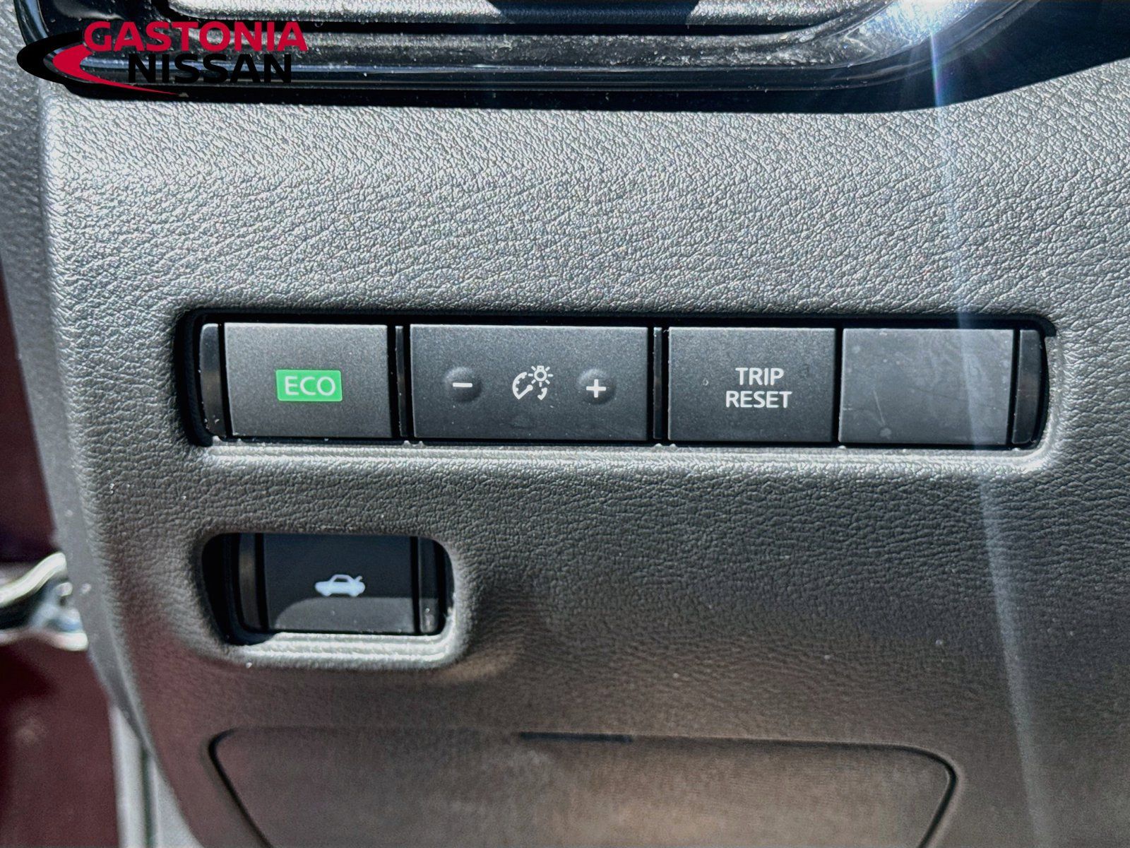 Used 2024 Nissan Sentra SV FWD image 13
