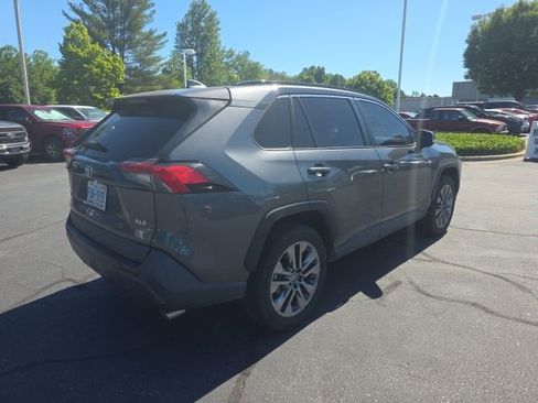 Used 2021 Toyota RAV4 XLE Premium FWD image 8