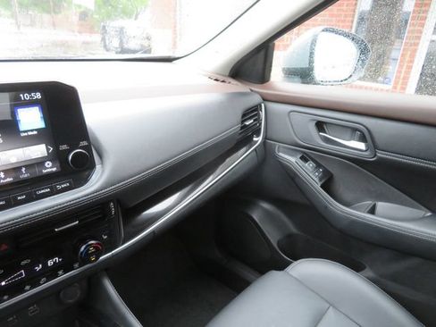 Used 2023 Nissan Rogue SL w/ SL Premium Package FWD image 25