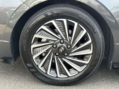 Certified 2025 Hyundai Sonata SEL image 12