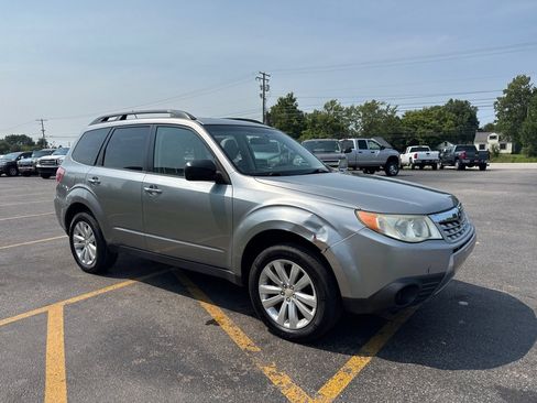Used 2011 Subaru Forester 2.5X Premium w/ All-Weather Pkg AWD/4WD image 4
